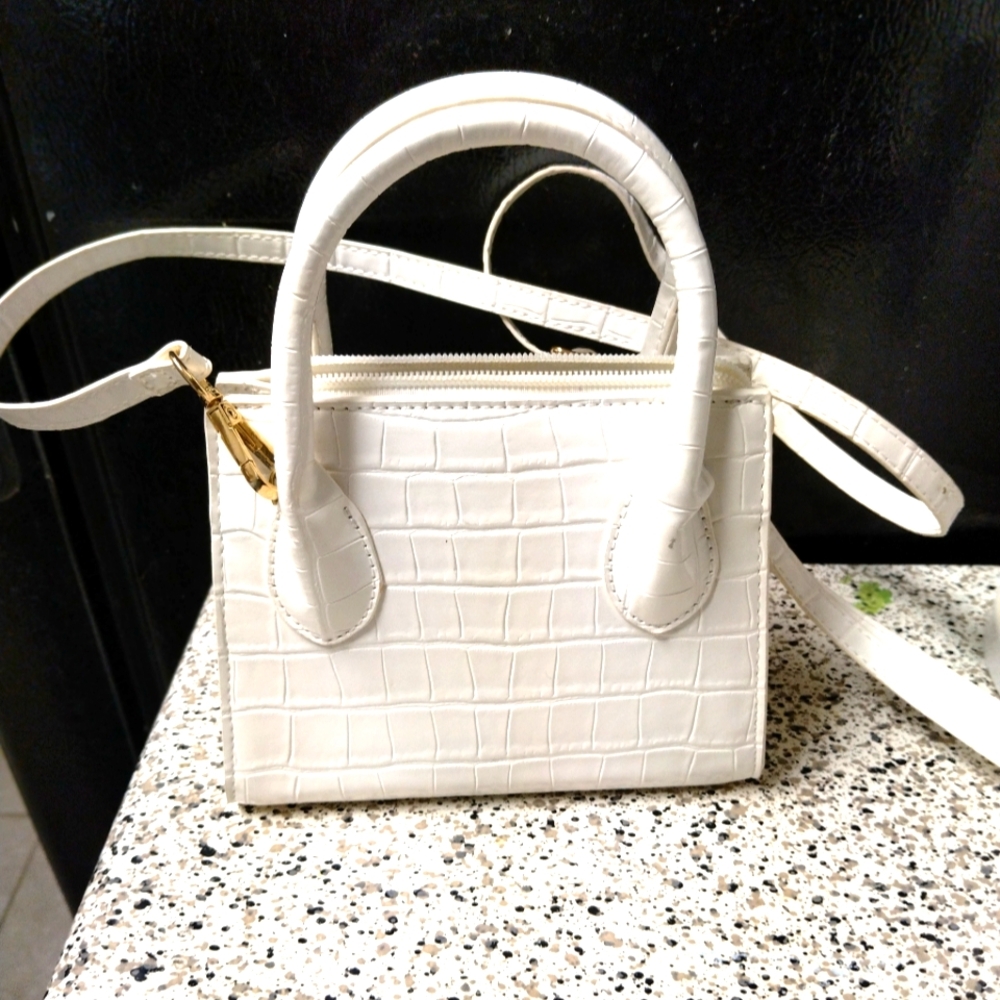 Bag - Picture 1 of 4